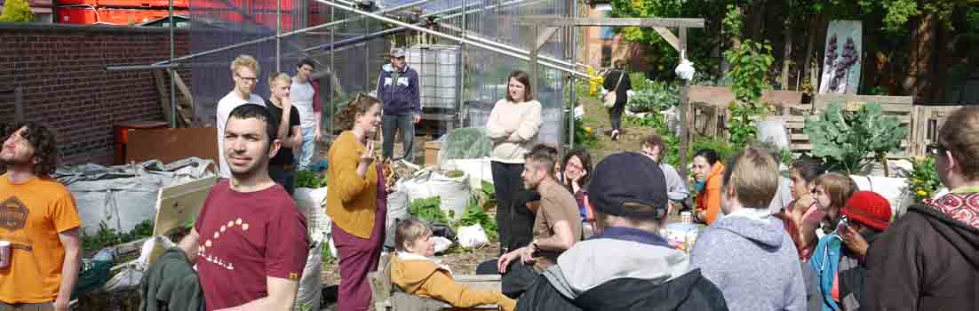Loughborough Junction Farm volunteers