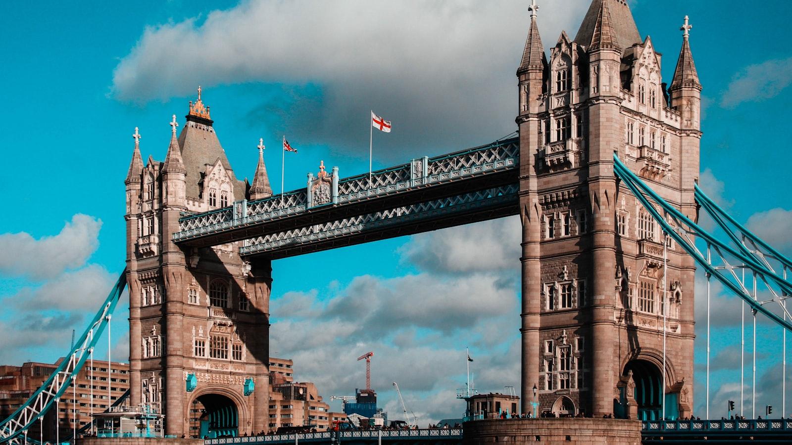 Insider‍ Tips for Making the Most of ‌Your Visit to London ‍Bridge,‍ Arizona