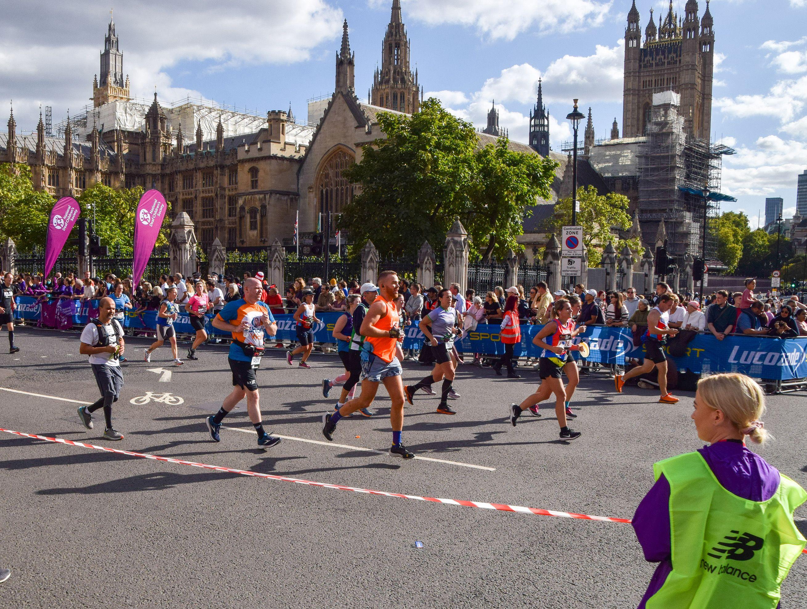 Exploring the Iconic Route⁤ of the London Marathon